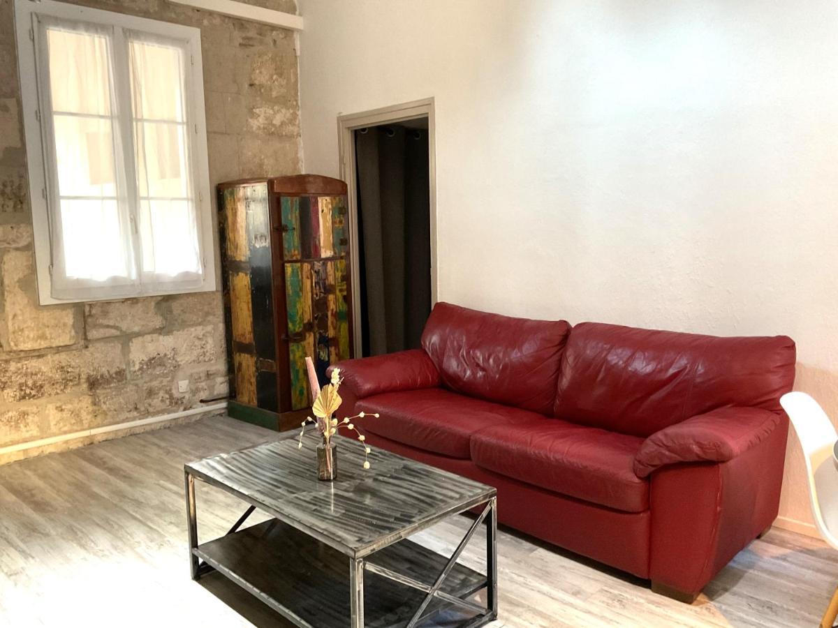 Place Aux Herbes Apartment Nîmes Exterior foto