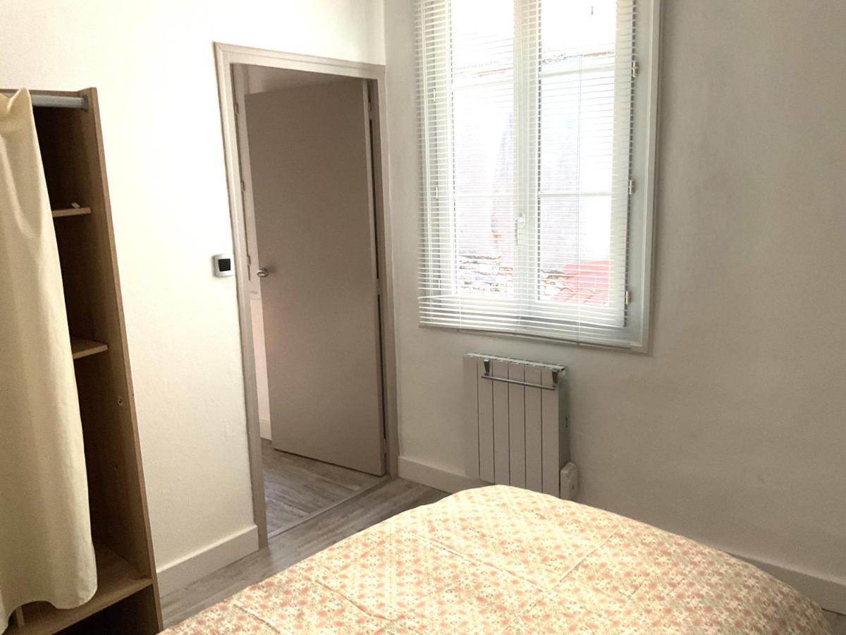 Place Aux Herbes Apartment Nîmes Exterior foto