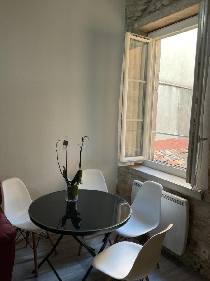 Place Aux Herbes Apartment Nîmes Exterior foto
